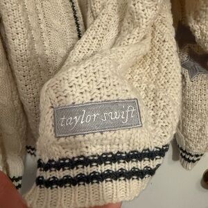 Taylor Swift folklore Cardigan
